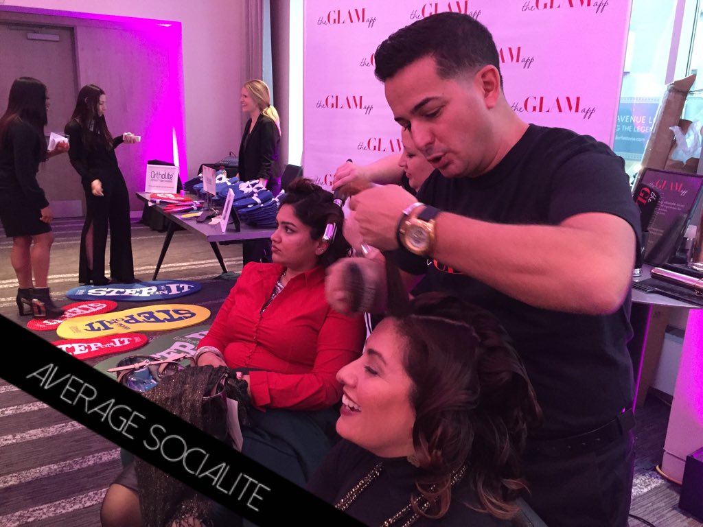 AvgSocialite's tweet photo. #NYC: @SimplyStylistxo New York! #fashion #style & #beauty #blogexperts & influencers! https://t.co/f5sW5KsZUh https://t.co/MnlM61lkgF