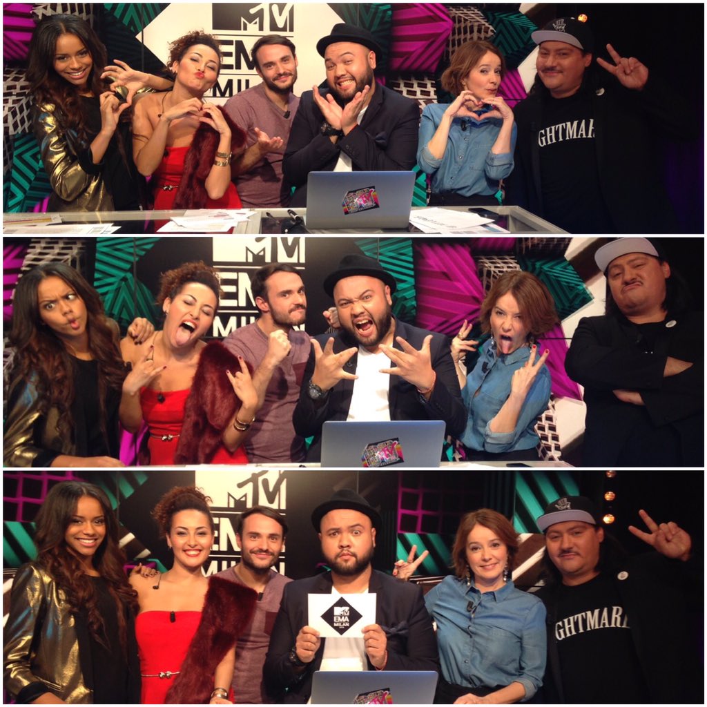 SalomeJetaime's tweet photo. En mode cute &amp; badass sur le plateau @MTVFR #MTVEMA !!! https://t.co/YifRr0A4uc