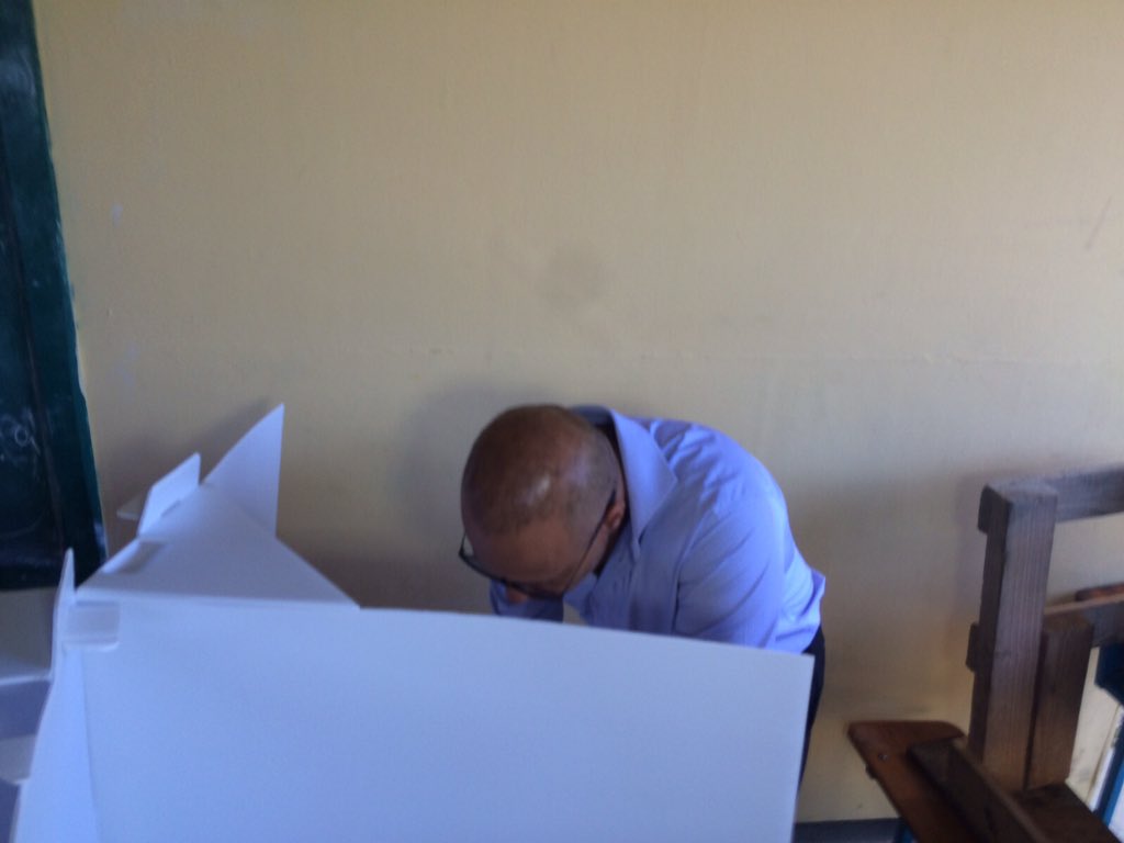 steevekhawly10's tweet photo. Mwen te rampli devwa sivik mwen nan Lycée Benoit Batraville nan Laboule 13. #TravayTravayTravay #Election #Haiti https://t.co/PUaXHeC5BK