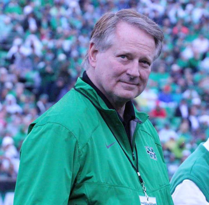 CnvntnlGrfr's tweet photo. I can't thank @HuntingtonMayor enough for making it possible to spend some extra time with my dad! 💚🏈🐂 #BeHerd https://t.co/AXoOXQi3i3