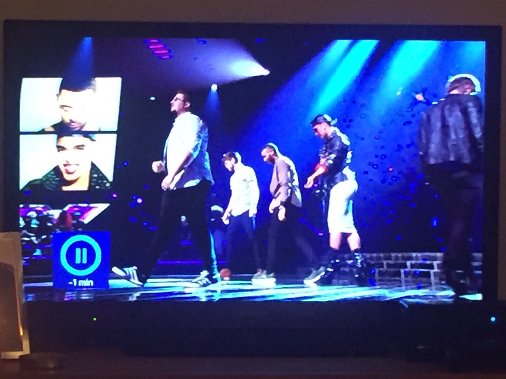 Louise_walker1's tweet image. Wee mistake on the #XFactor me thinks! Sean's picture coming up as Che is announced as the second act .. @TheXFactor