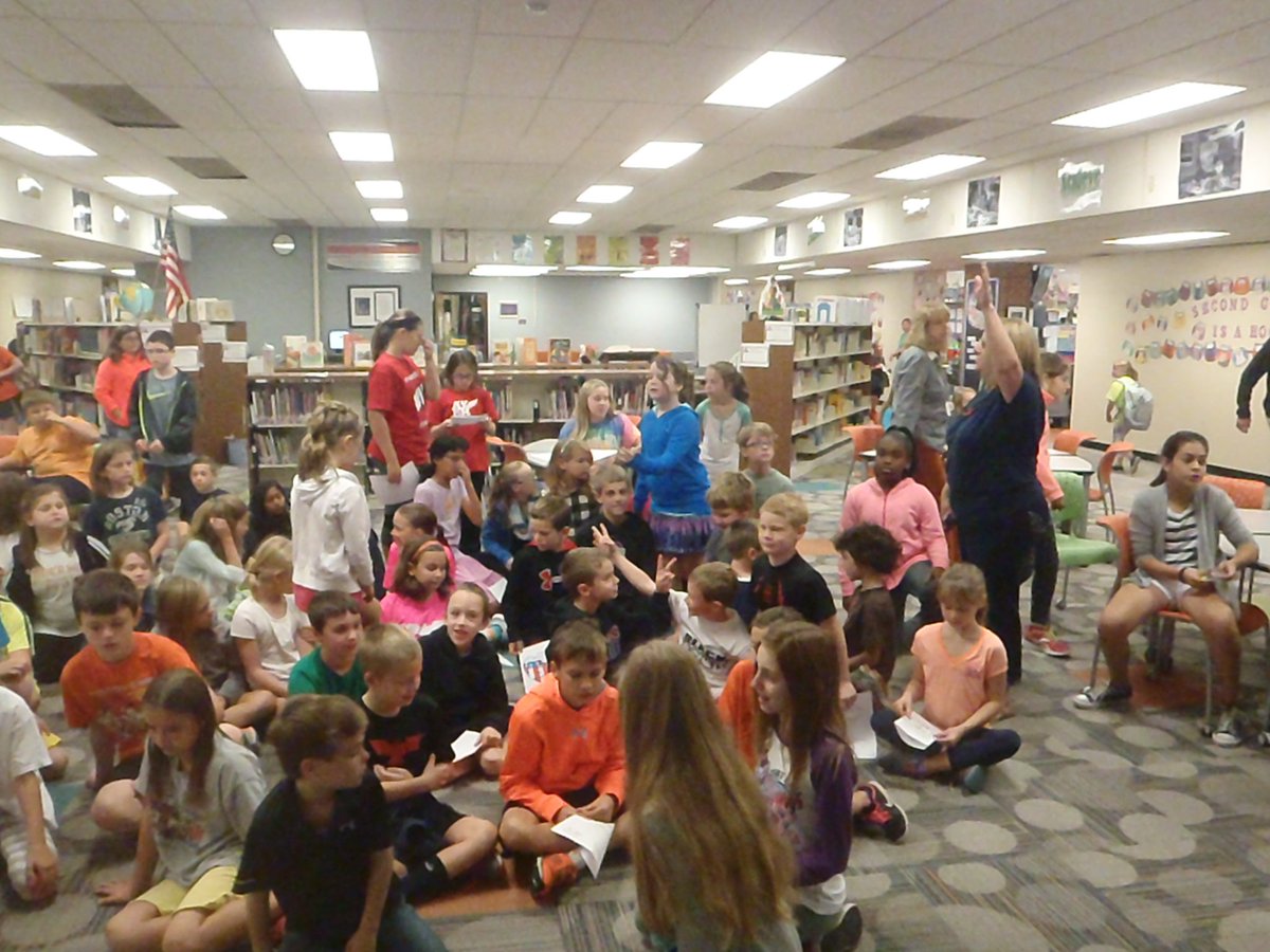JoniOvercast's tweet photo. WOW--100+ kids working in Stud. Govt. honoring veterans & preparing SHOP and SHARE at Christmas--#EmpowerEngageExcel https://t.co/X8Aj02ZBa2