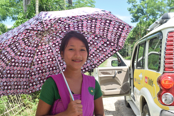 Dr_Somras's tweet photo. As #WomenBeBo entered #Kohima we found its beauty. This #school #girl walking in the sun with @Nid_War https://t.co/0EMXtw3yuq