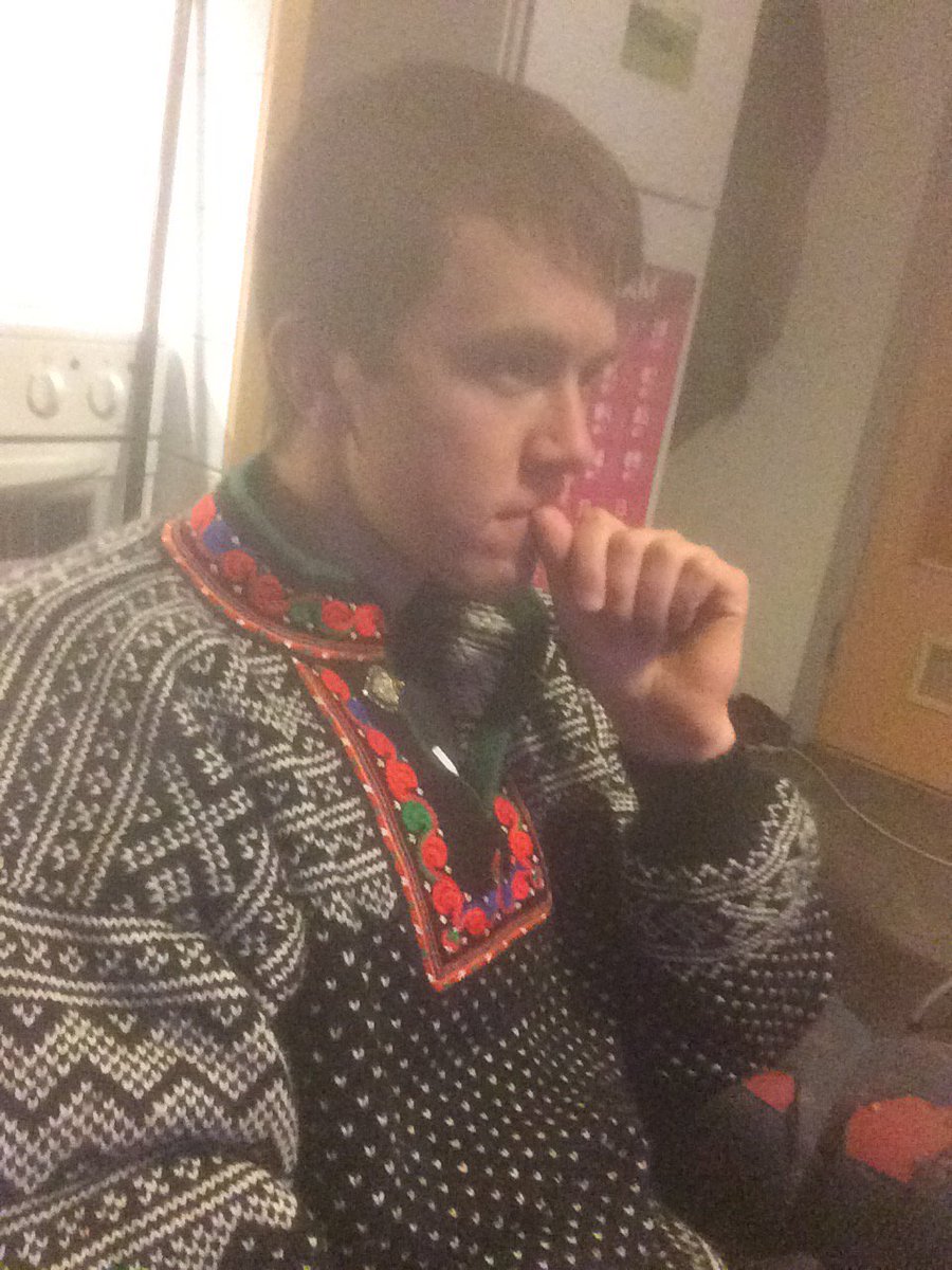 MeldEPOsten's tweet photo. #deringenskulletru , fårikål og Olav! Nasjonalromantisk aften på MeldE! https://t.co/MPdzDz72IK
