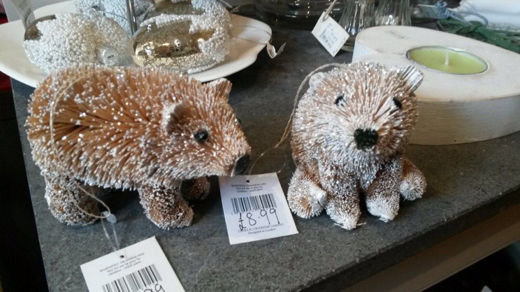 rosyinteriors's tweet photo. Christmas at everything's rosy Buxton https://t.co/jZVzPRkDlR https://t.co/vrKGk0JOMV