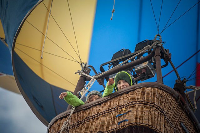 taosnews's tweet photo. Check out these photos from the 33rd Annual #Taos Mountain Balloon Rally https://t.co/RwlpTp7874 https://t.co/BPyRpduWY9