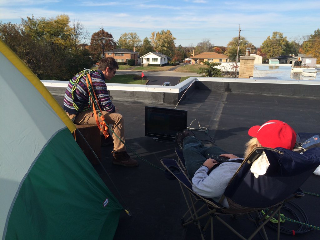 lasallerooftop's tweet photo. Follow us NOW to get #BREAKING La Salle Rooftop photos all week long! #Midkiff and #Grawe @lasallepride #CarRaffle https://t.co/ee1TvMMpgu