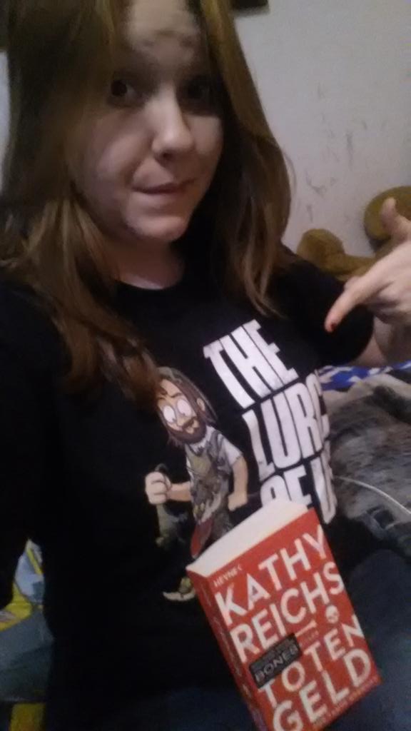 KathaBrand's tweet photo. Best Birthday presents this Year. #TheLurchOfUs #BonesOfTheLost @Gronkh @KathyReichs https://t.co/wmZlXh6C0Q