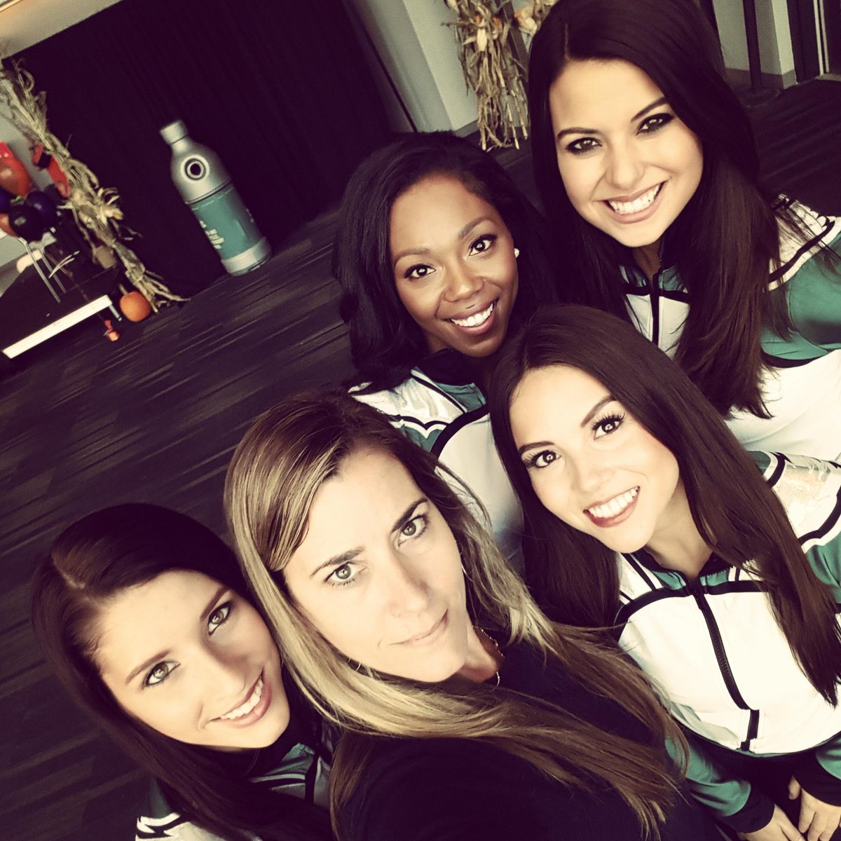 kmsaxton's tweet photo. The boys may be away, having fun @LFFStadium with @EaglesCheer https://t.co/xn0RzuR1iK