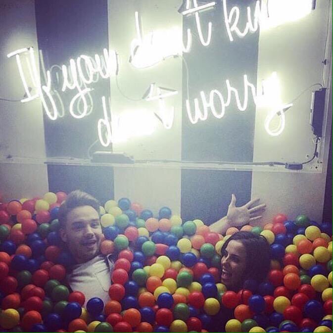 facesonfilme's tweet photo. namelesslovely: RT NarryMyDream: RT FOR SOPHIAM
#EMABiggestFans1D
#VoteOneDirectionEMA https://t.co/Q2bxCgnCY6