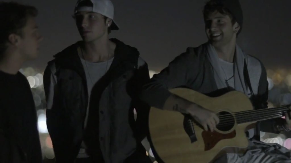 mxpeachy's tweet photo. #Emblem3IsBackTogether 😍😍❣❣ https://t.co/OgQFXArude