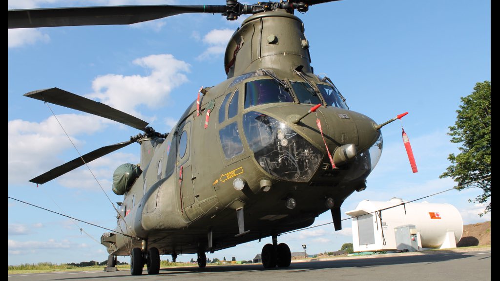 mcrairshow's tweet photo. If you enjoyed the @ChinookDisplay at #MCRAirshow  don't forget @BBCTwo at 9pm tonight #InsideTheRAF #BladeSlap https://t.co/1tvFzUh2c4