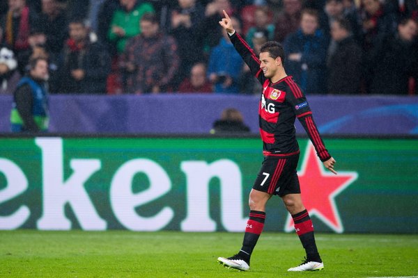 Milenio's tweet photo. "Chicharito" y Vela: diferencias irreconciliables; por José Ramón Fernández de Quevedo https://t.co/lONWGjQF2n https://t.co/F8wgP6vRmD