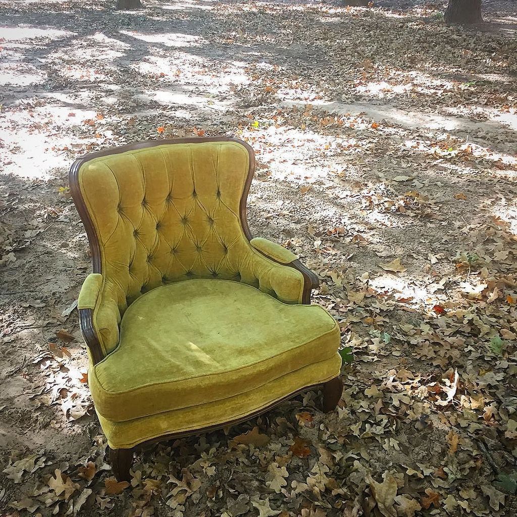 trawickimages's tweet photo. This chair just experienced Sammie... Previews coming soon of this little darling. #LightM… https://t.co/C9MXqEuxyQ https://t.co/lGIrGdz01c
