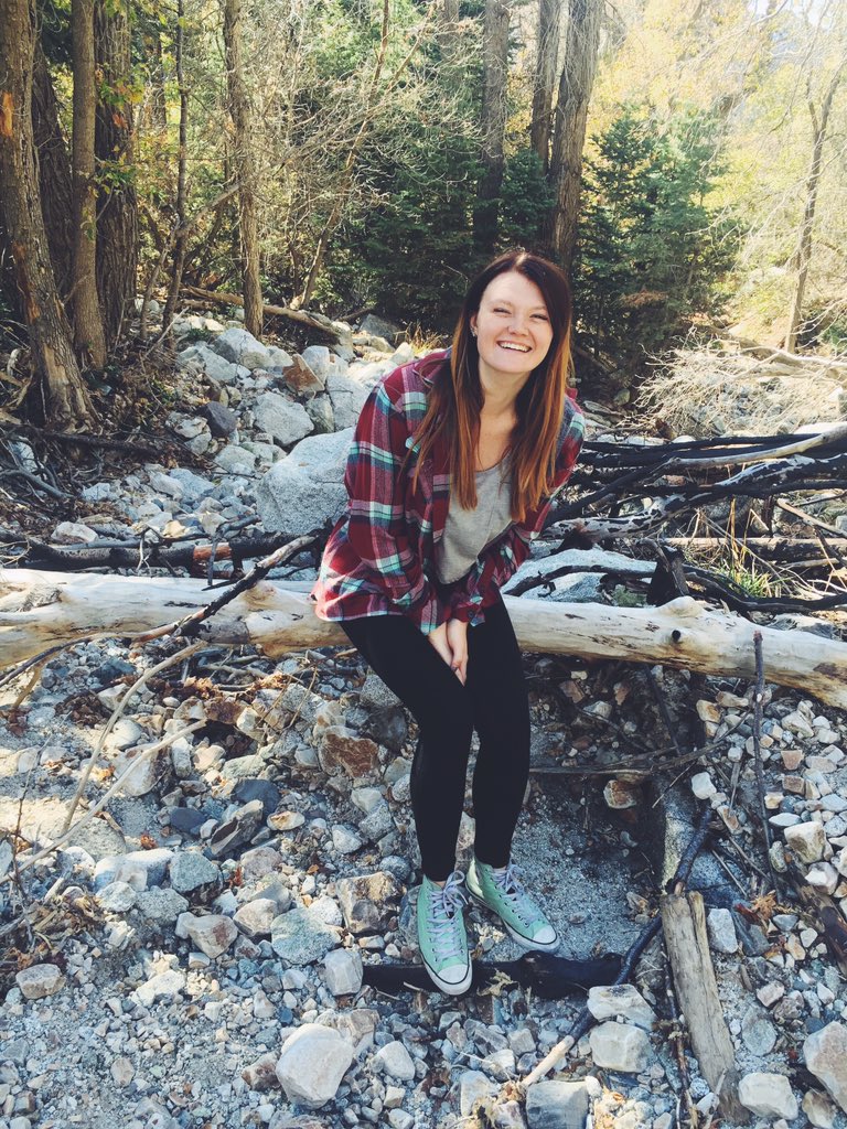 itskaebae's tweet photo. I love fall &amp; my best friend 🍁🍂 https://t.co/tE4Y59Anoe