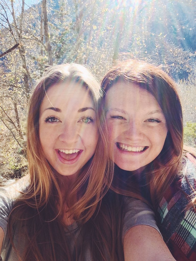 itskaebae's tweet photo. I love fall &amp; my best friend 🍁🍂 https://t.co/tE4Y59Anoe