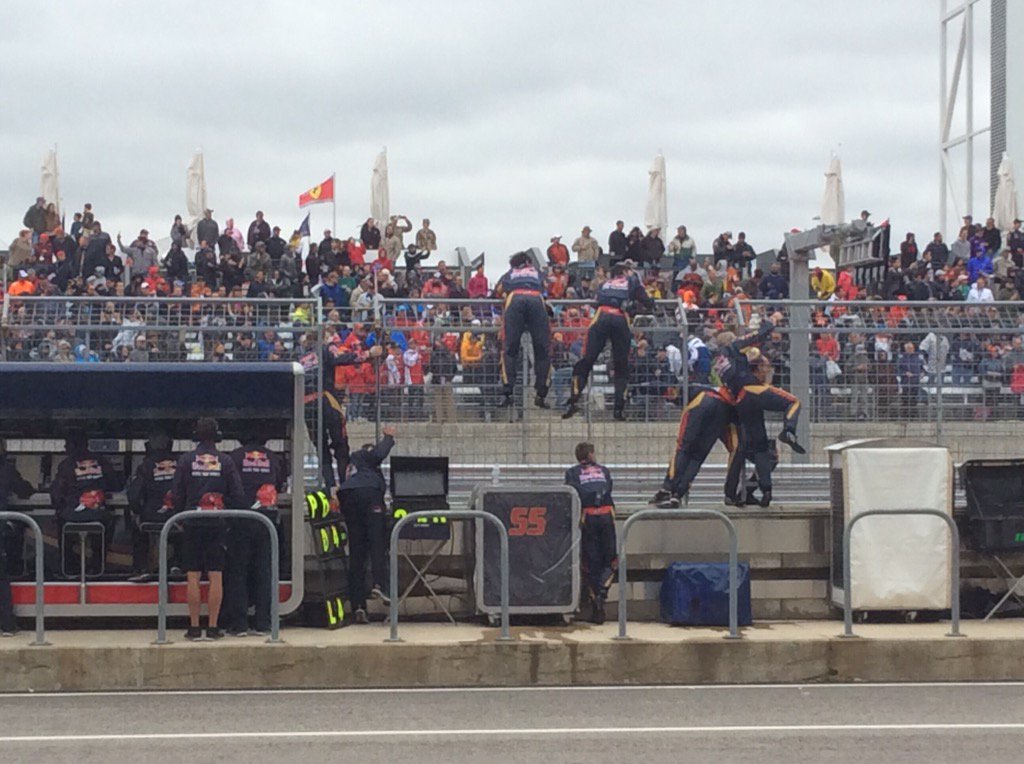 visacashapprb's tweet photo. YEEEEEEEHAAAAAAAW!!! #USGP https://t.co/7gyp19L5Mj