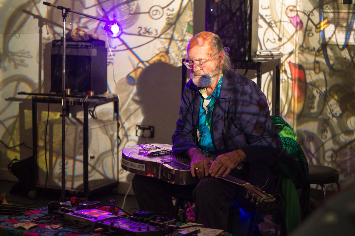 Xposed Club tweet media