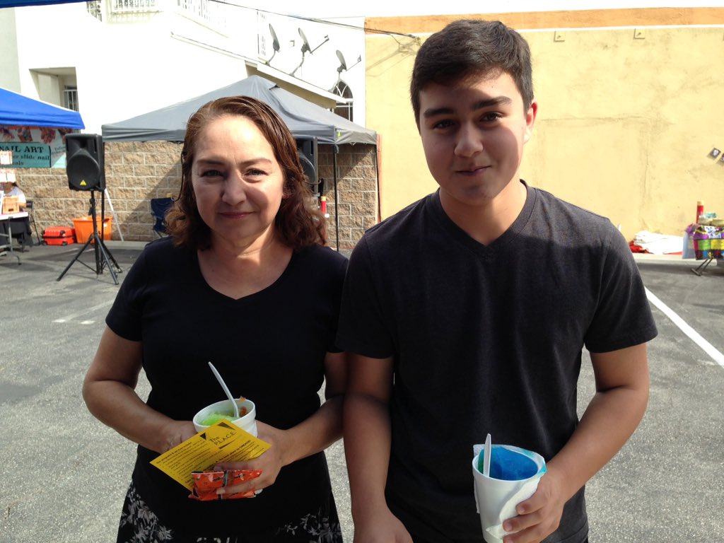 DSTLArts's tweet photo. Enjoying #MyDayInLA sharing info abt #ThePlaceLA w/ new friends in #EastLA. Learn abt it at https://t.co/fOJBr8SW5A https://t.co/UKIkK4Hvwl