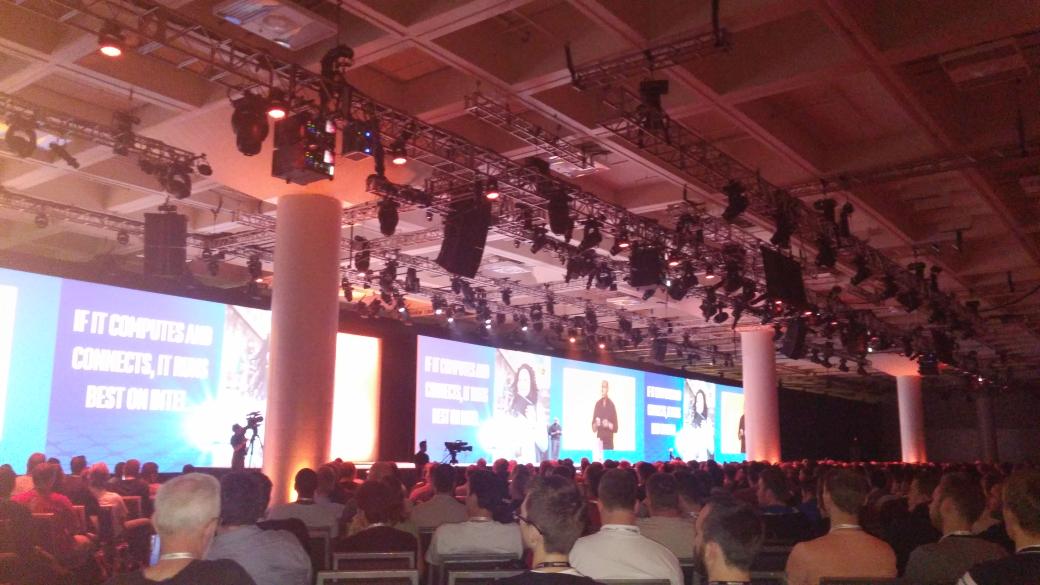 BrianVerm's tweet image. Keynote #JavaOne2015