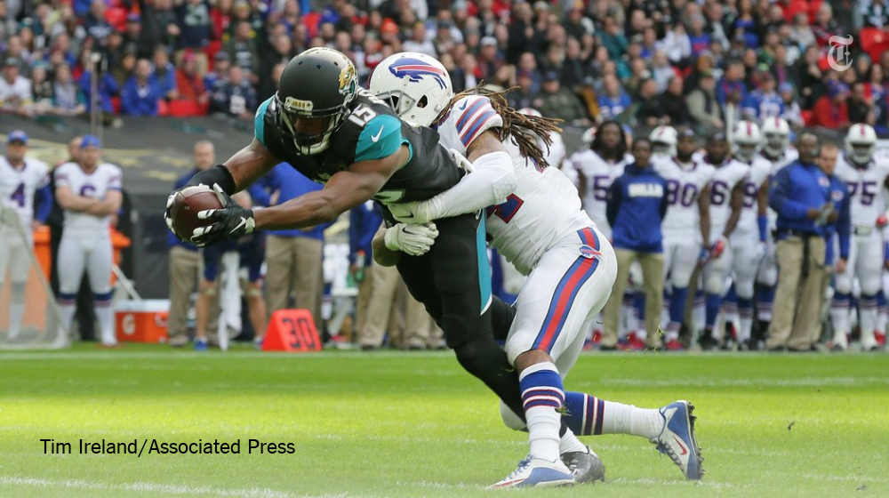 nytimes's tweet photo. Big comebacks. A record-setting half. A devastating injury. NFL Week 7 highlights: https://t.co/jPzIUQIP5a https://t.co/z6RDFgK012