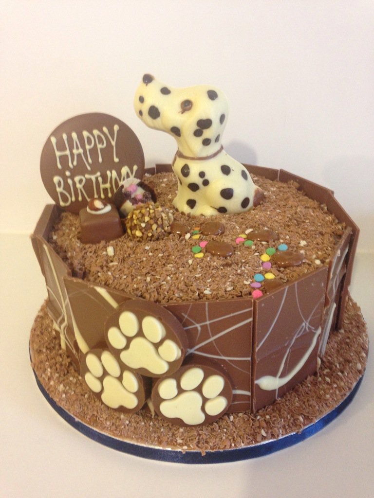 temptedby's tweet photo. Three more single tier chocolate cakes - all different themes - made to order from £40 https://t.co/dvmMaFwA9v