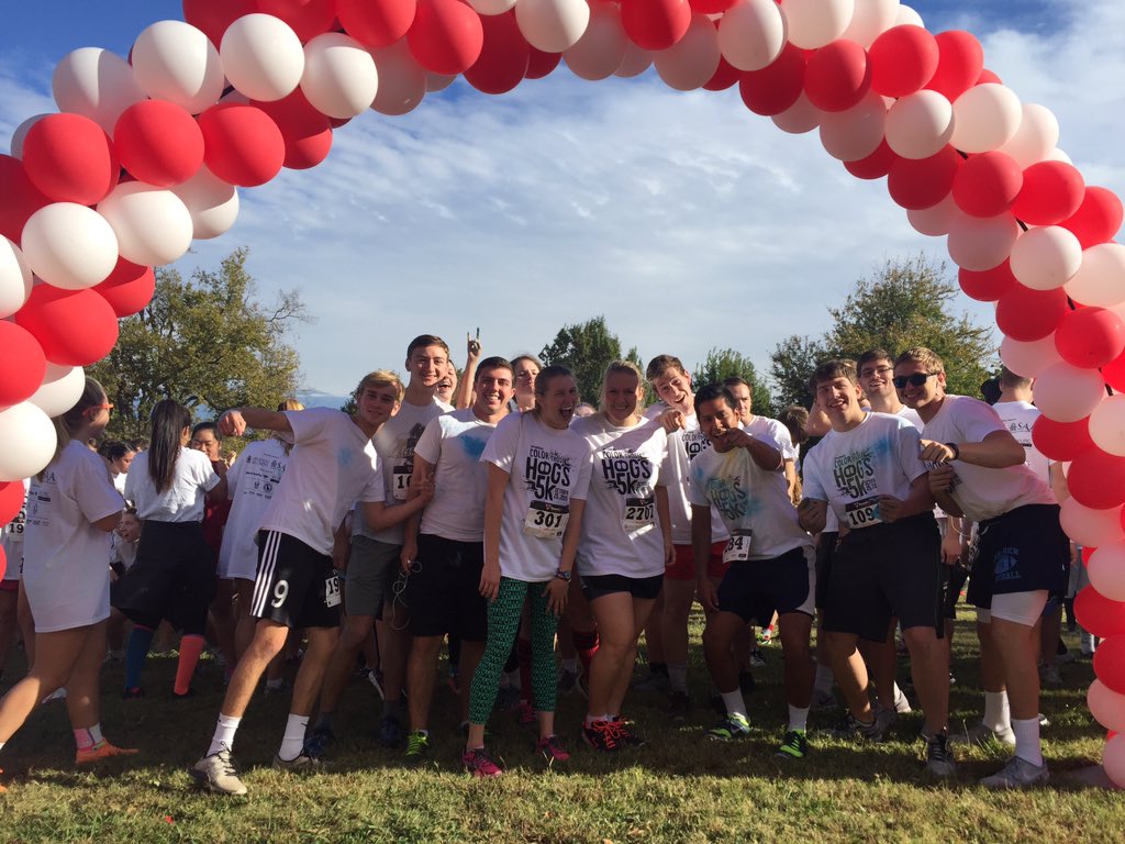 ArkansasSAA's tweet photo. Here we goooo!!!! #UARKHomecoming #ColorThoseHogs5k https://t.co/BEsSbHaVHz
