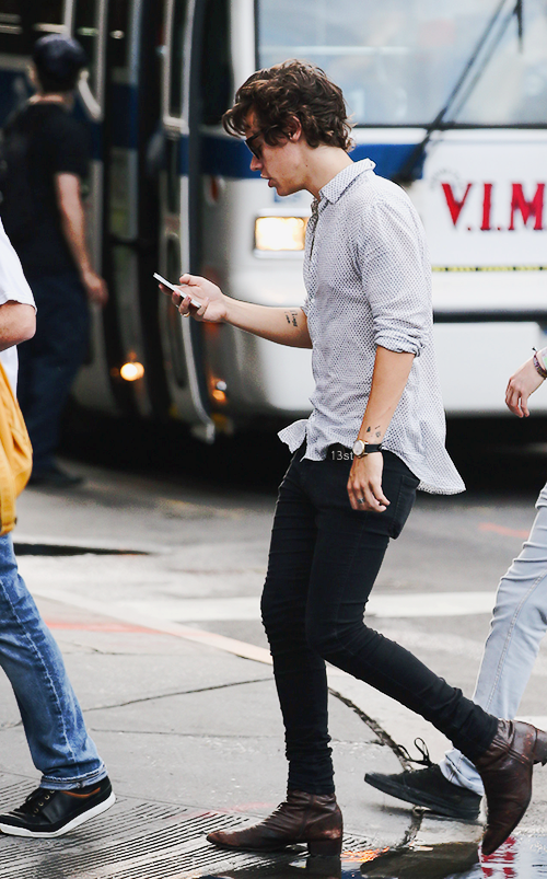 13styls's tweet photo. Harry Out In New York. https://t.co/qQTvp2iZBb