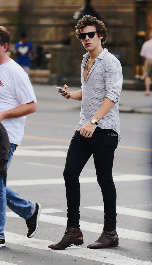 13styls's tweet photo. Harry Out In New York. https://t.co/qQTvp2iZBb