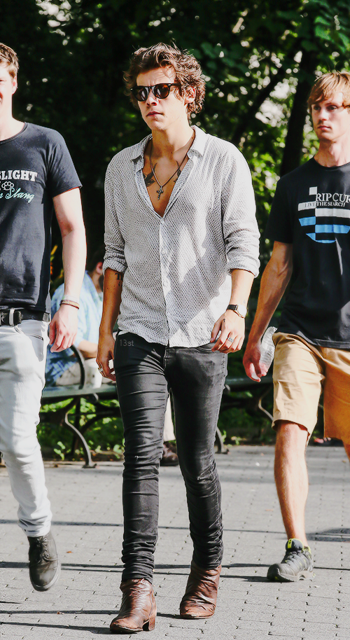 13styls's tweet photo. Harry Out In New York. https://t.co/qQTvp2iZBb