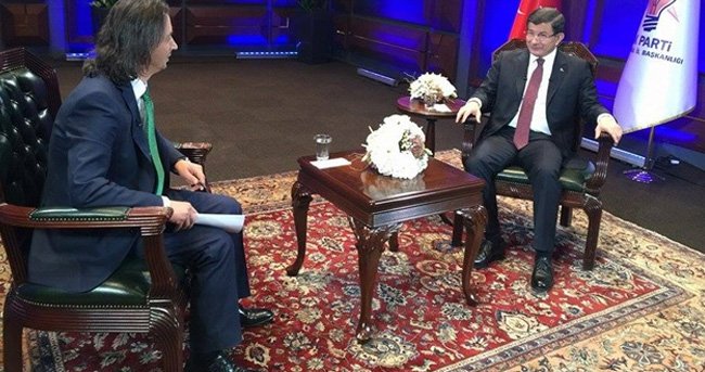 Başbakan Davutoğlu canlı yayında soruları cevaplıyor... str.cm/DpGdKu