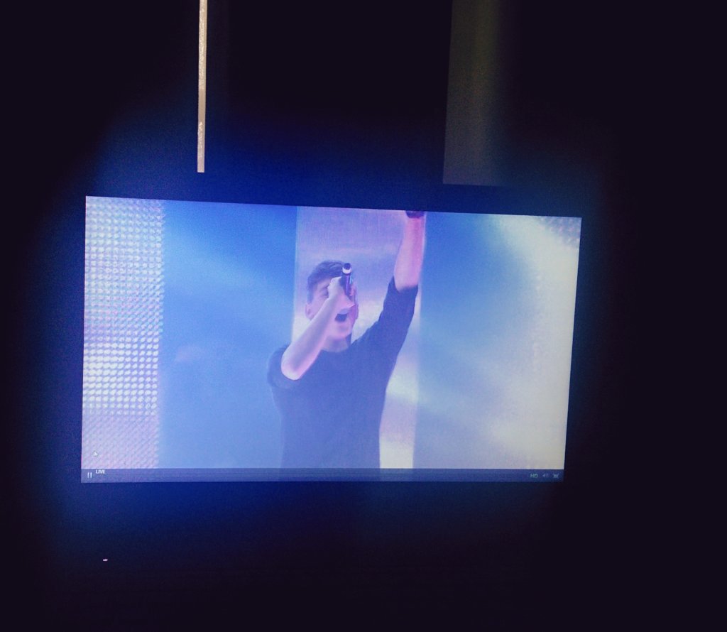 nna07's tweet photo. Where can i watch @MartinGarrix show at #MTVEMA https://t.co/x4uSqUBaVG