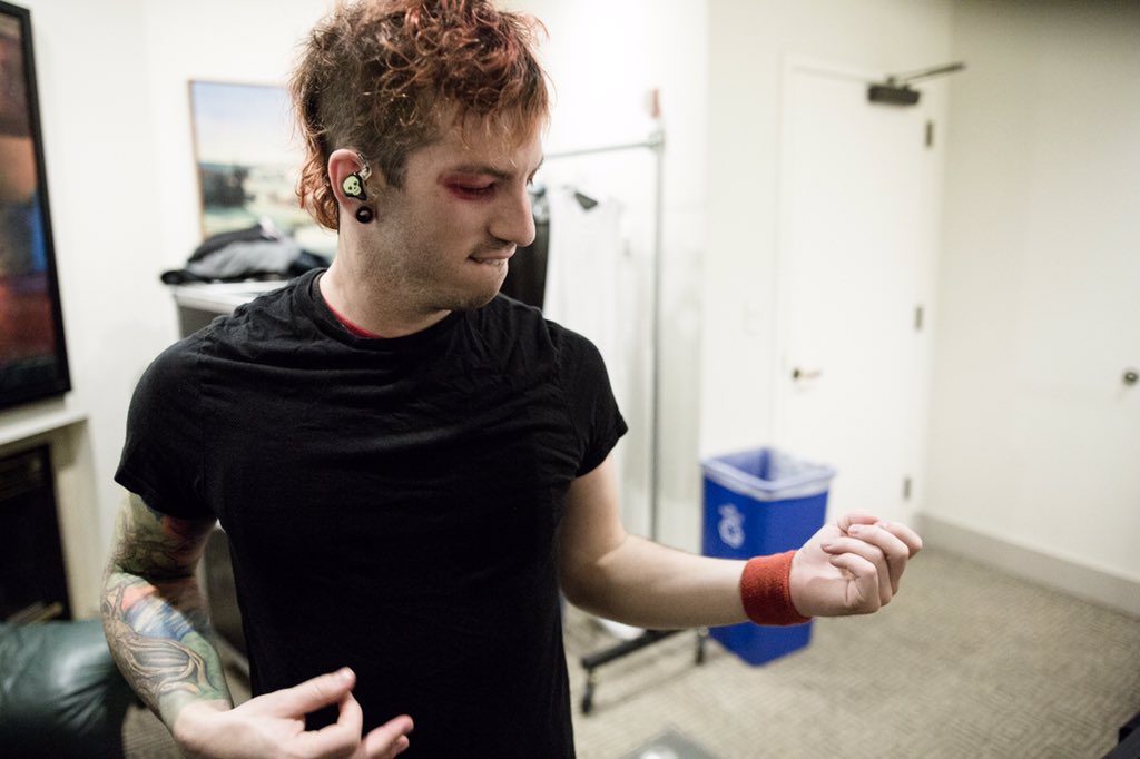 twentyonepilots's tweet photo. | seattle 10222015 #BlurryfaceTour | https://t.co/WGvhFblERg