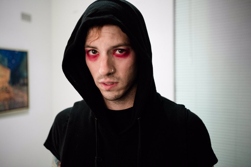 twentyonepilots's tweet photo. | seattle 10222015 #BlurryfaceTour | https://t.co/WGvhFblERg