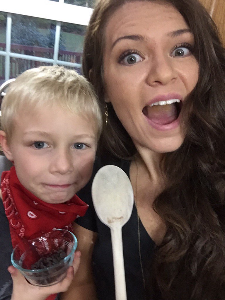 #WheyTooSweet founder <a href="/JennyBlakey/">Jenny Villalobos</a> was busy in the kitchen... Had some help!! #dessert #fitfam #fitfood #GymBabe