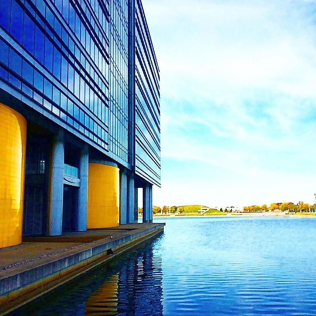 AndrewHumphrey's tweet photo. #GMtechcenter in #Warren, #Michigan. | #GM #MI https://t.co/KPtEPkDblZ https://t.co/HXy3RuH5sg
