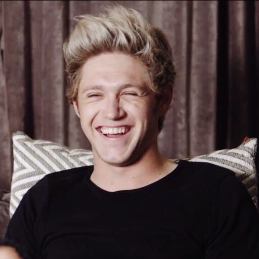 1D_Update2015's tweet photo. RETWEET IF YOU LOVE NIALL
#EMABiggestFans1D https://t.co/ZT9m8BDAZg