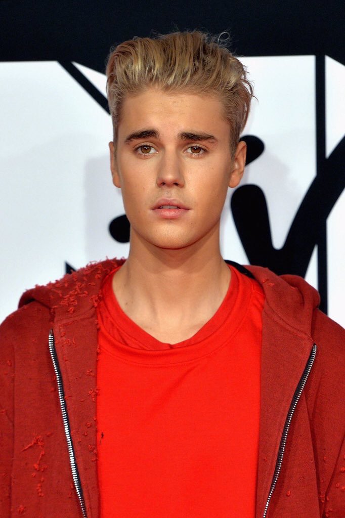 WhoMeIamSam's tweet photo. beautiful 
#EMABiggestFansJustinBieber https://t.co/6tVrGd3rbh