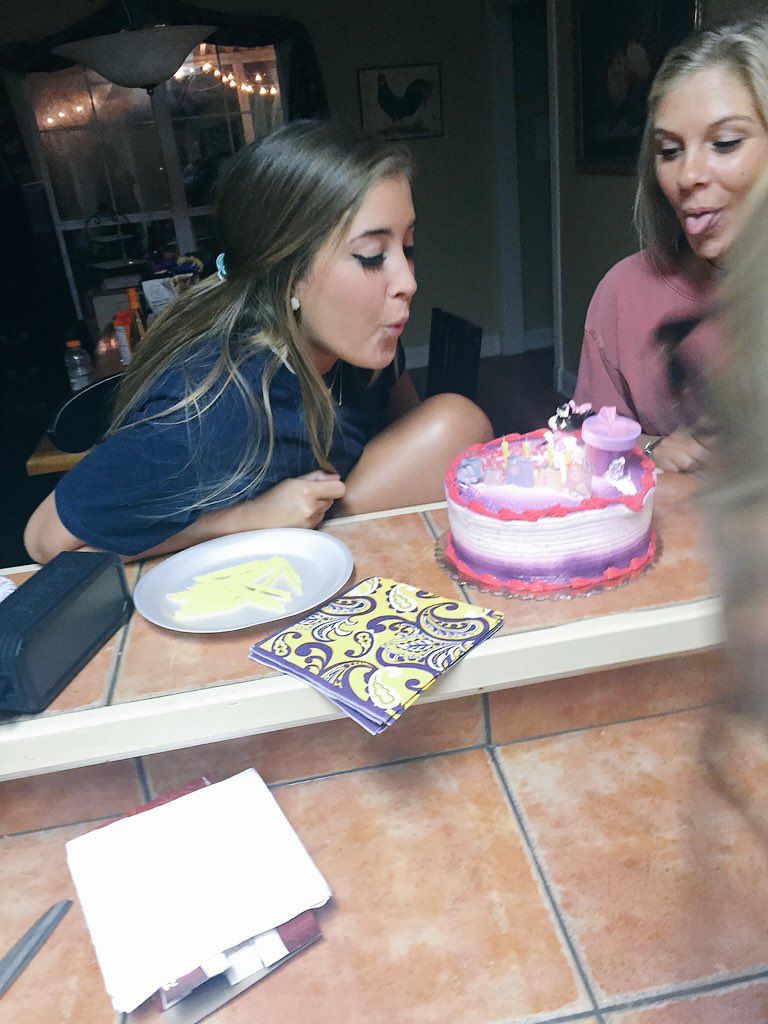 Brittttzzz's tweet photo. Our long distance-ness is hard but it's working:""""") #ILY #CuWhenICu #blessed @kristyntallo https://t.co/wWg3ZXTcbi