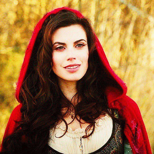 OUATContests's tweet photo. RT if you can't wait to see these two back on OUAT https://t.co/HYynAohaL2