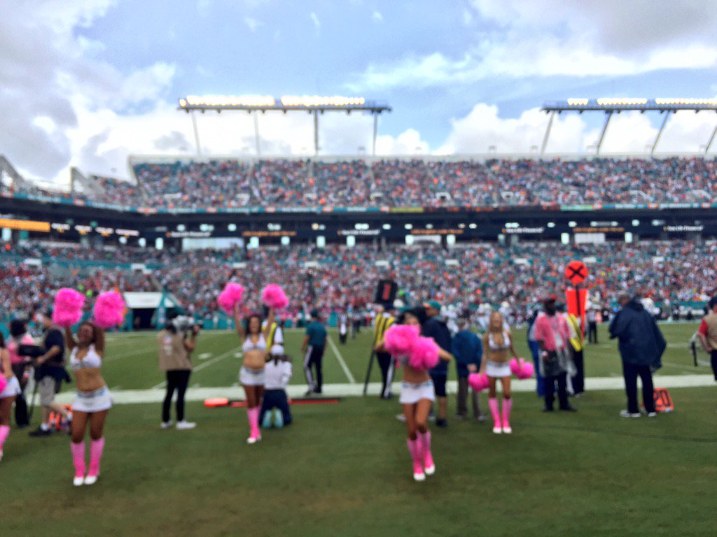 FinsOffTheField's tweet photo. #ridedcc #dolphinscancerchallenge #MiamiDolphins #NFL @TackleCancer a great W for @MiamiDolphins @SunLifeStadium https://t.co/6KmNLN0dDl