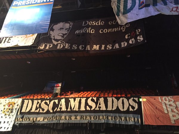 infobae's tweet photo. #Elecciones2015 Cobertura de Infobae desde los centros de campaña https://t.co/sVSBdOMFbD https://t.co/XQAQbH0j6O