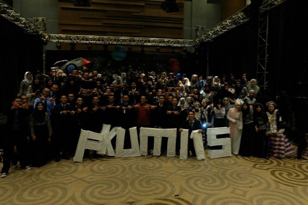 MSFKUMI15's tweet photo. Personil FK UMI 2015 😊😊😊 https://t.co/a0zw7Bq8X9
