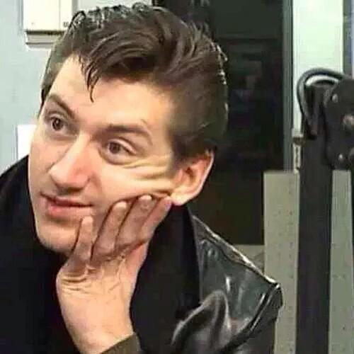 zemaliquinho's tweet photo. Eu esperando anunciarem o BIGGEST FANS VoteOneDirectionEMA #EMABiggestFans1D https://t.co/xlAyEVhU6f