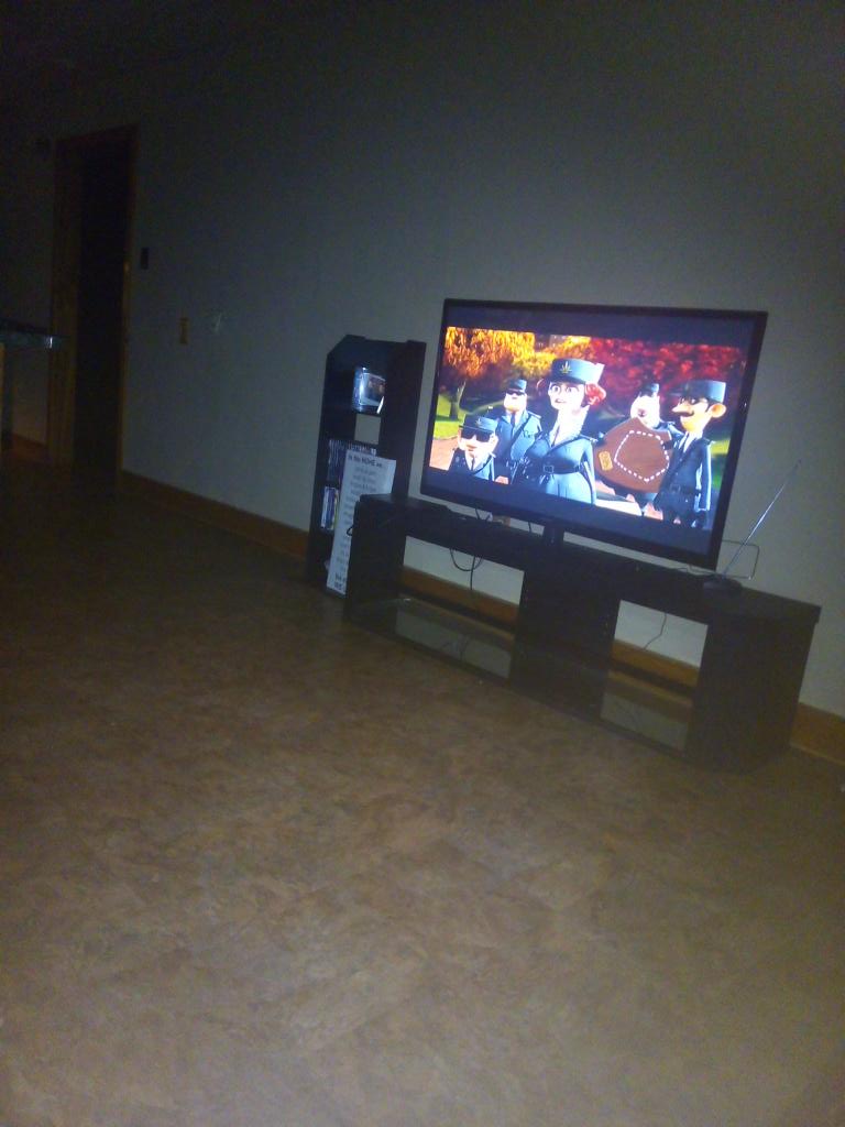 Brishaabae1's tweet photo. Family time . Me ,my son, nephew, and lil sis watching movies with the kidos😍😘 loving this rain🌀💧☔☁ https://t.co/7gter3xM1s