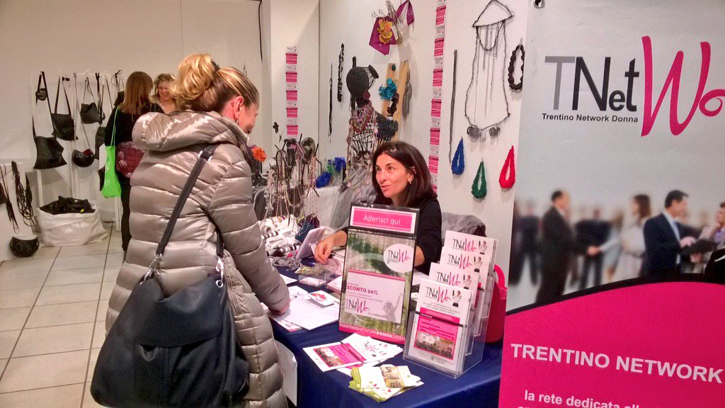 NetworkDonna's tweet photo. Anche Trentino Network Donna era presente a #falacosagiusta #Trento 23-25 ottobre 2015 https://t.co/Z3ZeMiJkLp