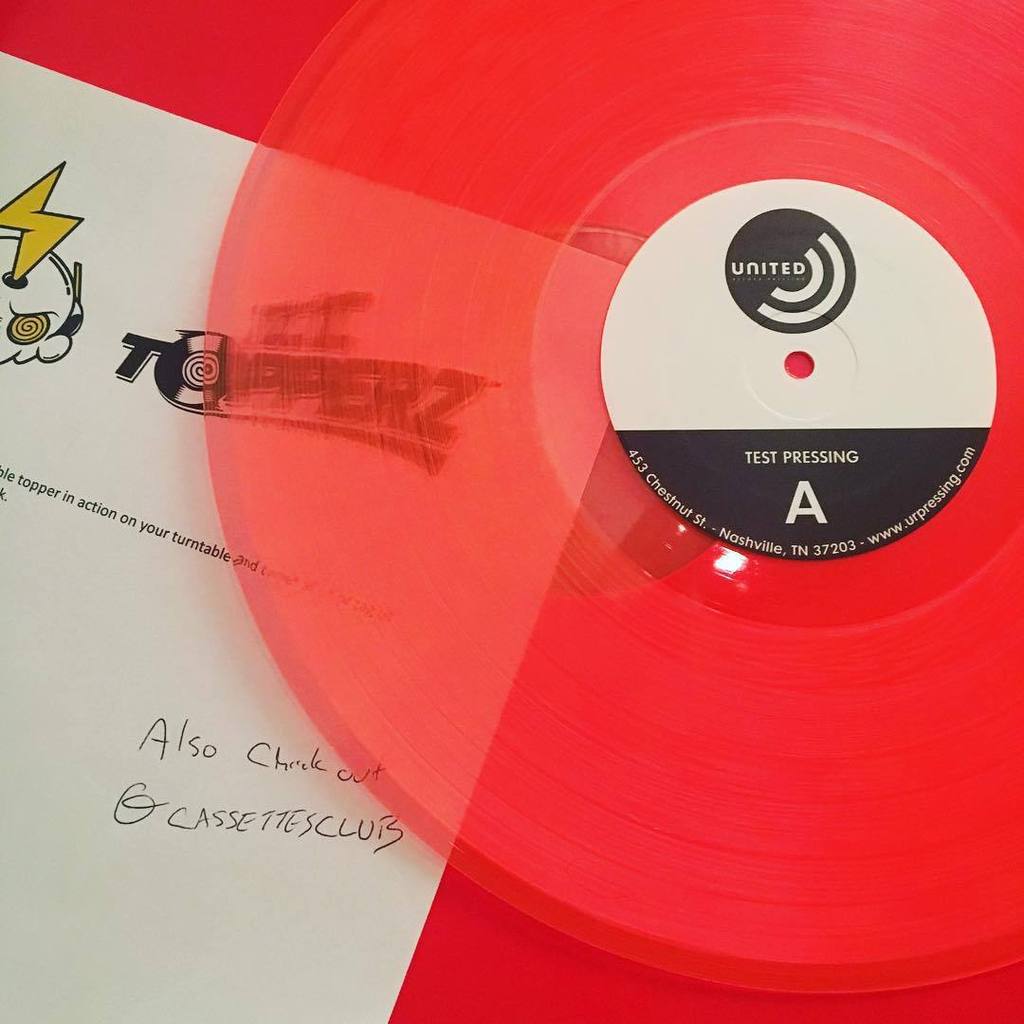 ItzelVillax's tweet photo. Huge huge HUGE shoutout to @tt_topperz for giving me this AMAZING record.
The guys at #tttopperz are nothing but sw… https://t.co/x4D2wblIYj