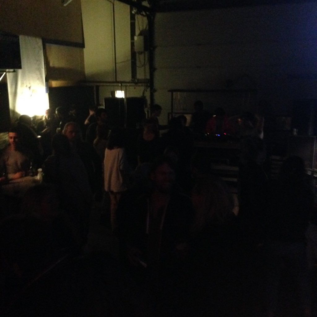 Groener gras, goede mensen, gruwelijke bar. Gaaf.  #sectiec #robheid