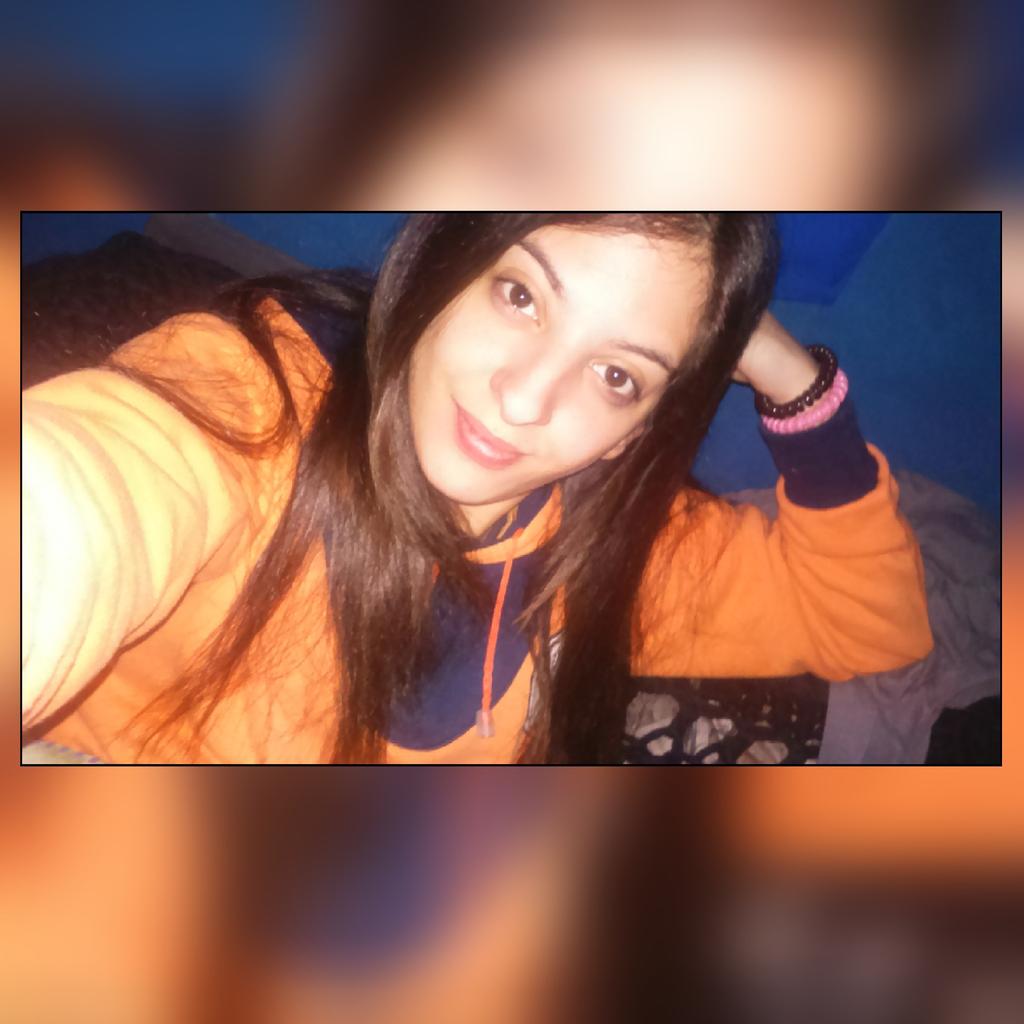 Anita_Beatle's tweet photo. #caradesueño #buzodegoku #egresados2013 #aburridodomingo ⭐ https://t.co/D0K2IJkbn6