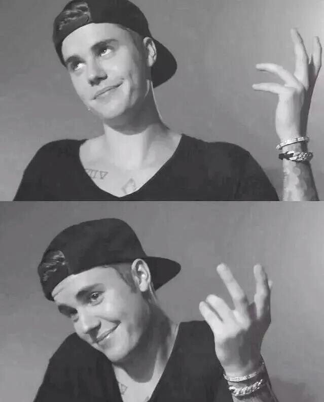 loverboyshit's tweet photo. "Justin Bieber won 6 EMA's"
"He got the most awards of the night"
"He is the most #MTVEMA awarded artist in history" https://t.co/osIl41SFFi